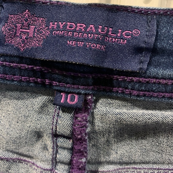 Hydraulic embroidered with rivet crop jeans - Picture 5 of 5